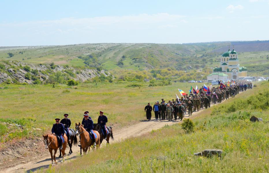 Есаул Ольга Мельникова открыла XVII военно-полевой выход казаков Всевеликого войска Донского