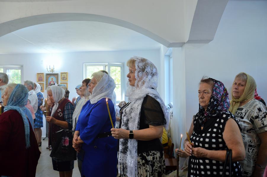 Ольга Мельникова приняла участие в освящении храма в поселке Горняцком и церемонии вручения антиминса музею православной культуры