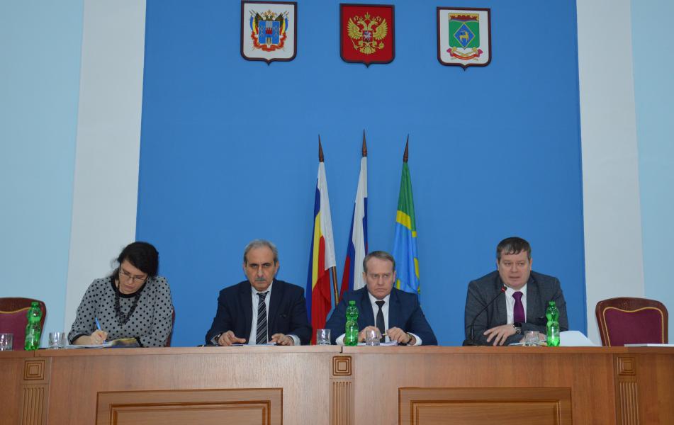 В преддверии зимних праздников в повестку расширенного планерного совещания были включены вопросы безопасности белокалитвинцев